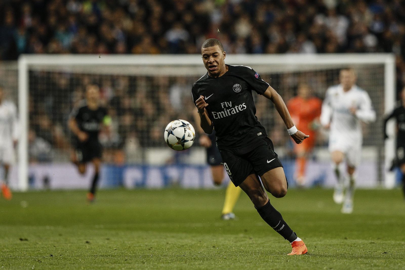 意媒：米兰希望魔笛能帮助推动卢宁加盟，皇马估价2500万欧