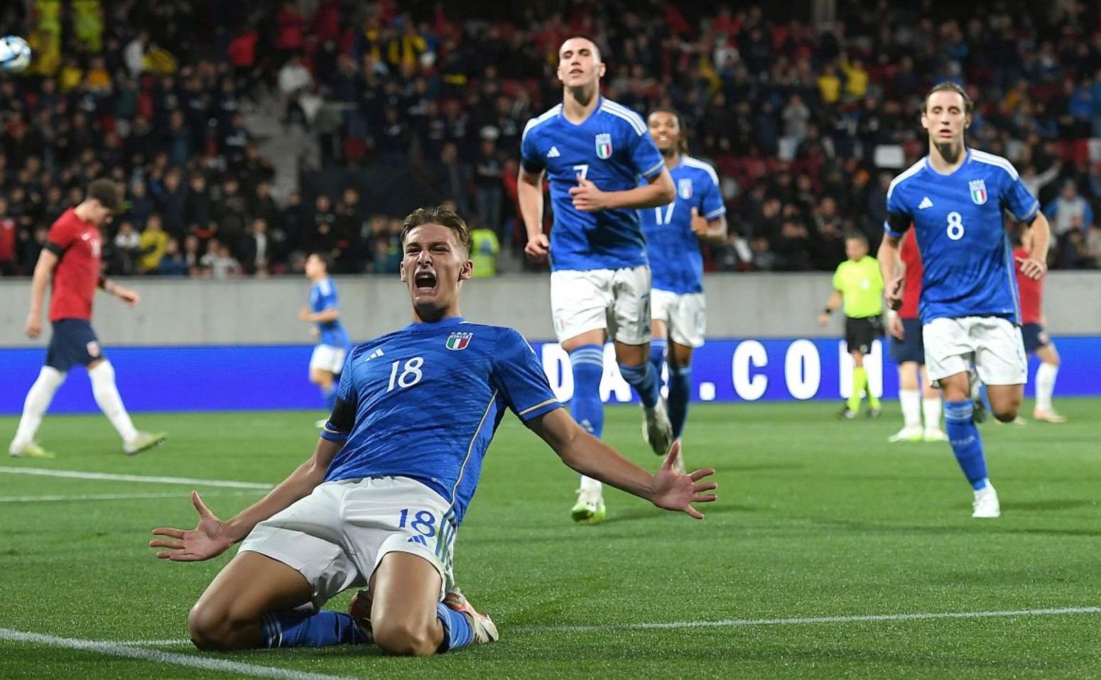 曝皇马已解雇阿隆索！踢曼城后正式官宣 42岁青训传奇任临时教练