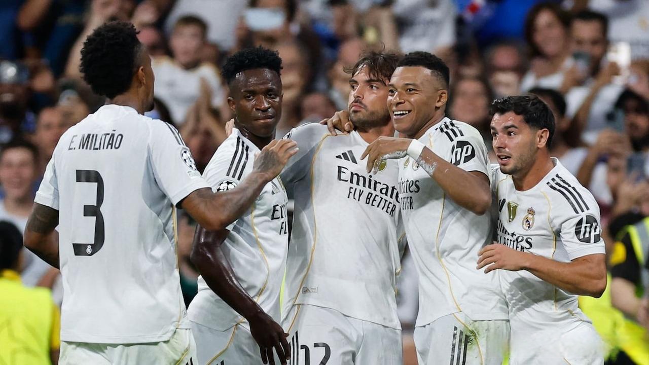 九人皇马主场输球，转播镜头拍到贝林辱骂四官：你XX的白痴