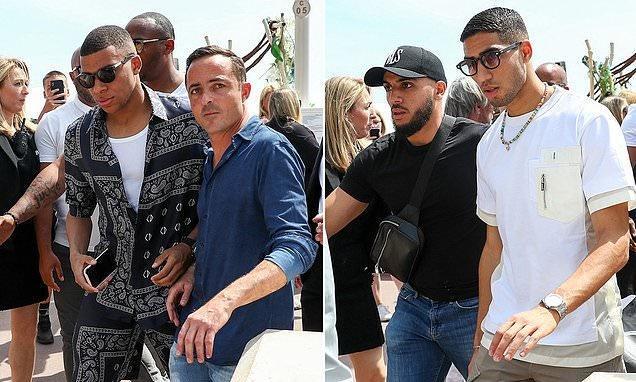 2025国际青少年乒乓球训练营正式在蓉开营