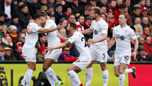 罗马诺：拜仁不会很快决定买断雅克松，但球员不会留在切尔西