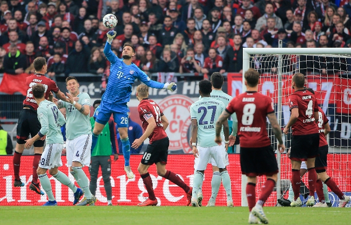 美媒：无论詹姆斯是否退役，这都将是他在湖人的最后一个赛季