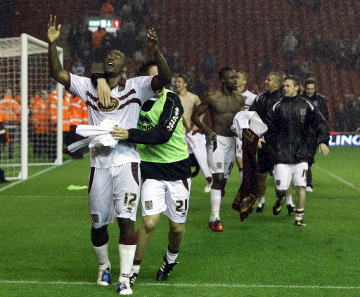 掘金VS黄蜂前瞻：掘金冲击客场10连胜，拉梅洛·鲍尔缺阵