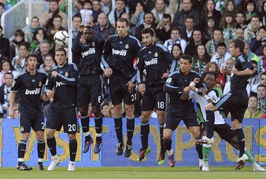 本泽马：现在的皇马队内缺少领袖；皇马永远是我的球队