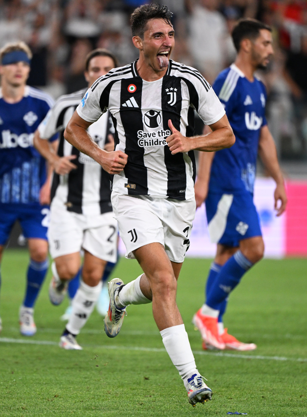 传奇归来！孙兴慜重回热刺！