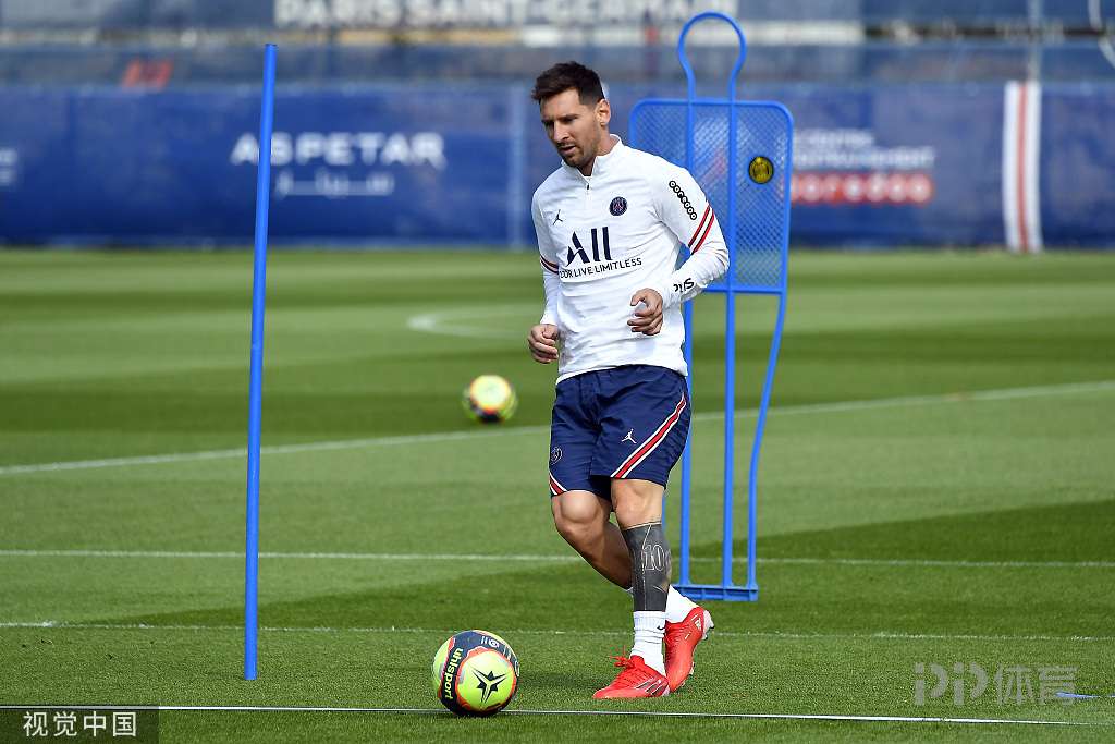 队报专访卡卢卢：阅读和电影是我生命中的重要部分